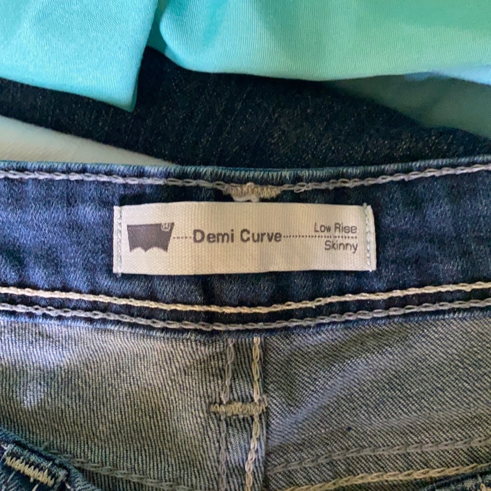 Like new Levi’s low rise